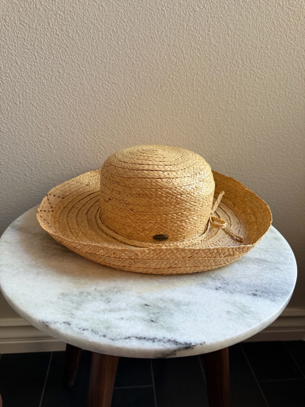 Vintage Liz Claiborne Tan Straw Raffia Wide Rolled Brim Summer Sun Hat - Picture 3 of 9